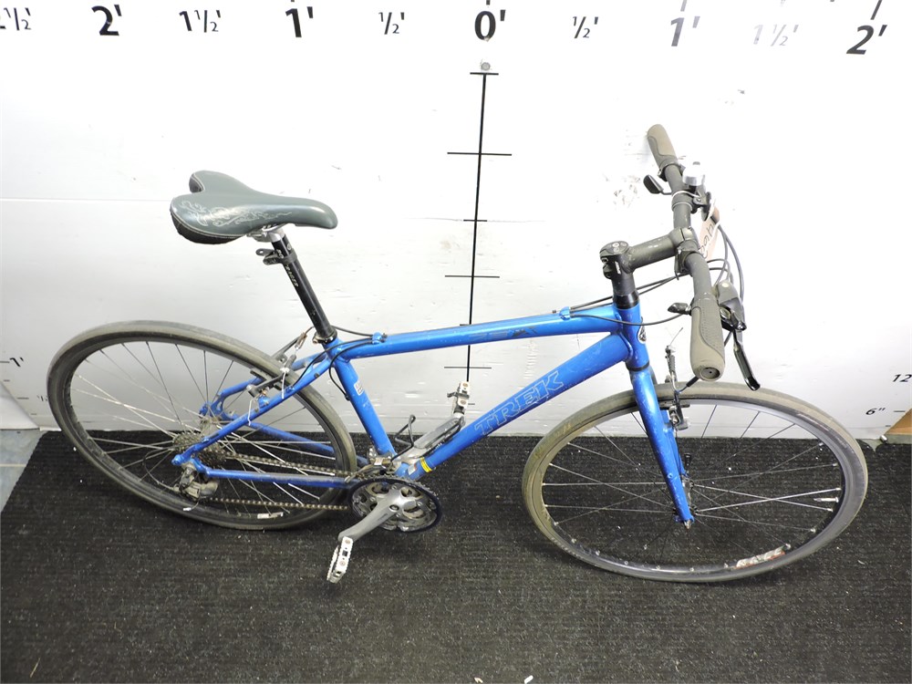 Police Auctions Canada - Trek 7.3FX 24-Speed Bike (268055D)