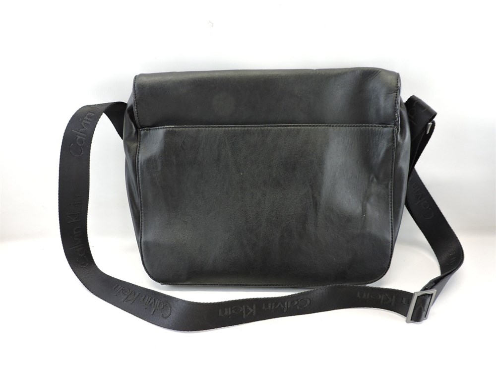 Police Auctions Canada - Calvin Klein Leather-Look Messenger Bag (236445L)