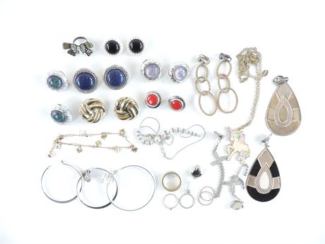 Police Auctions Canada - Property Bag Assorted Jewelry/Items (518397F)