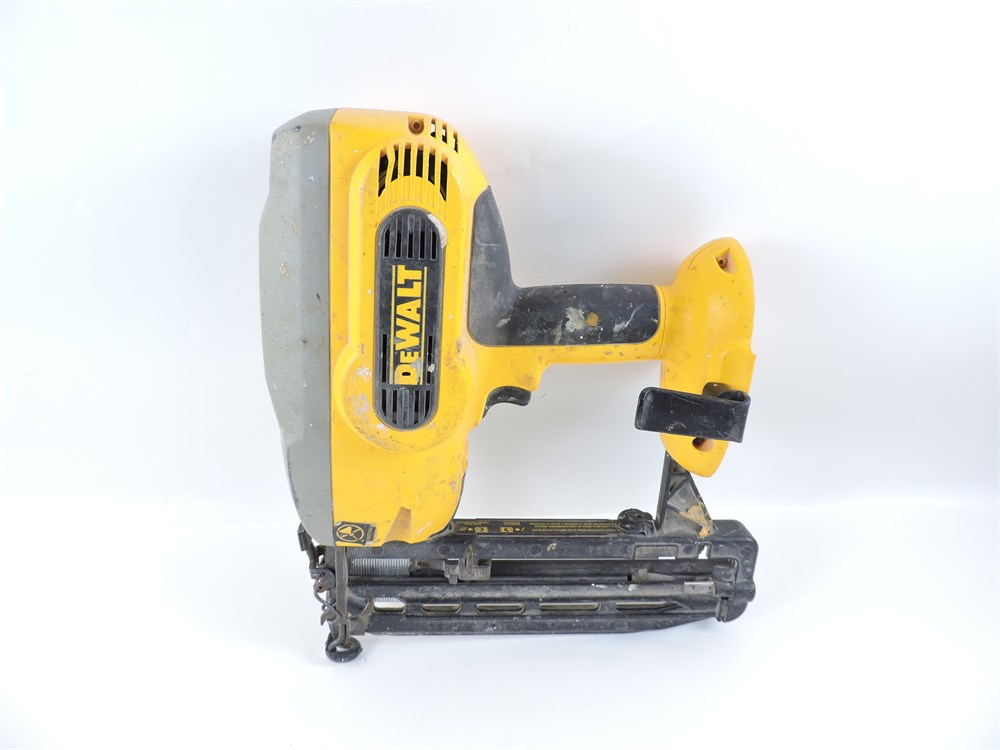 Police Auctions Canada DeWalt DC616 18V Cordless XRP Straight