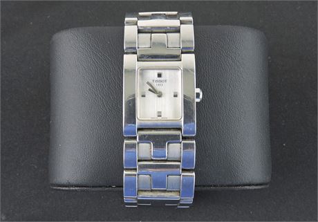 Police Auctions Canada Women s Tissot Wrist Watch 513329F