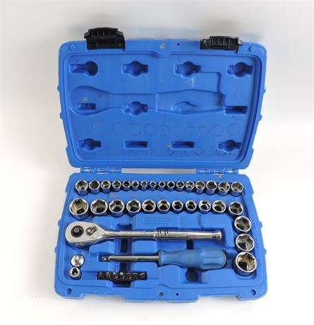 Mastercraft 058-9210-0 41-Piece Mechanics Tool Set with Case (284813A)