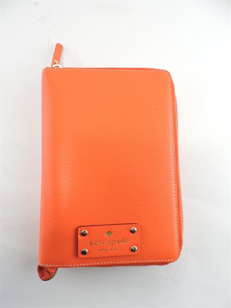 Police Auctions Canada - Kate Spade Leather Wellesley Organizer and Day  Planner (251995L)