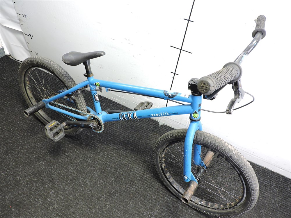 Deka store bmx bike