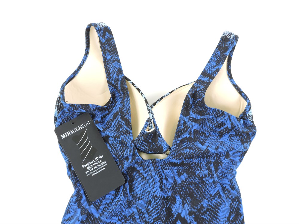  Miraclesuit Women's Swimwear Boa Blues Jubilee Soft Cup  Adjustable Strap Tankini Top, Blue, 8 : Clothing, Shoes & Jewelry