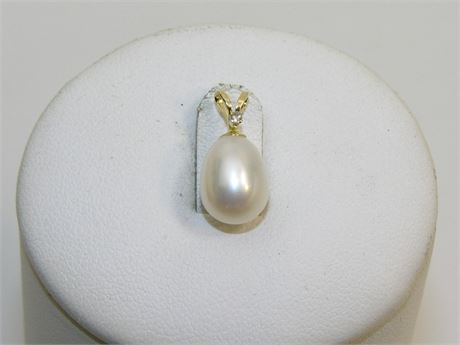 14K Gold Freshwater Pearl Pendant w/Diamond (168158F)