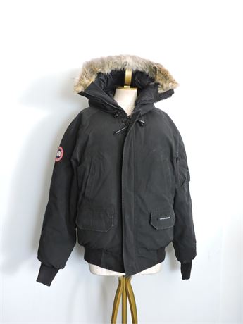 Police Auctions Canada - Men's Canada Goose Chilliwack Down Bomber ...
