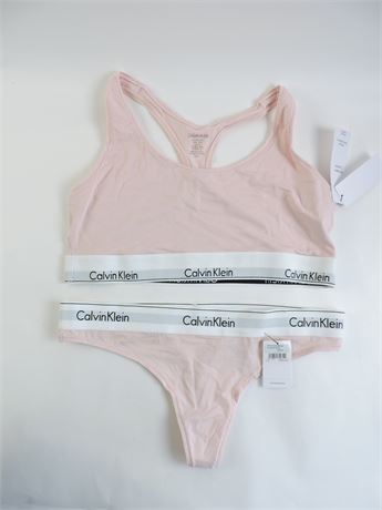 Police Auctions Canada - Women's Calvin Klein Unlined Racerback Bralette  (XL) & Thong (L) Set (521929L)