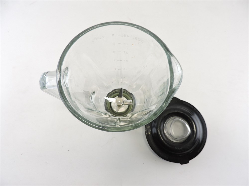 Police Auctions Canada - Black & Decker FusionBlade Digital Blender with  Single Serve Jar (272809H)