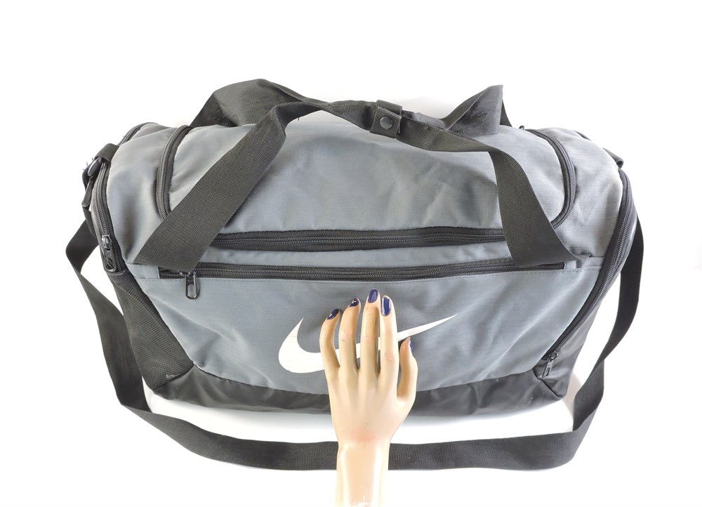 Police Auctions Canada - Nike Brasilia Duffle Bag (275044L)