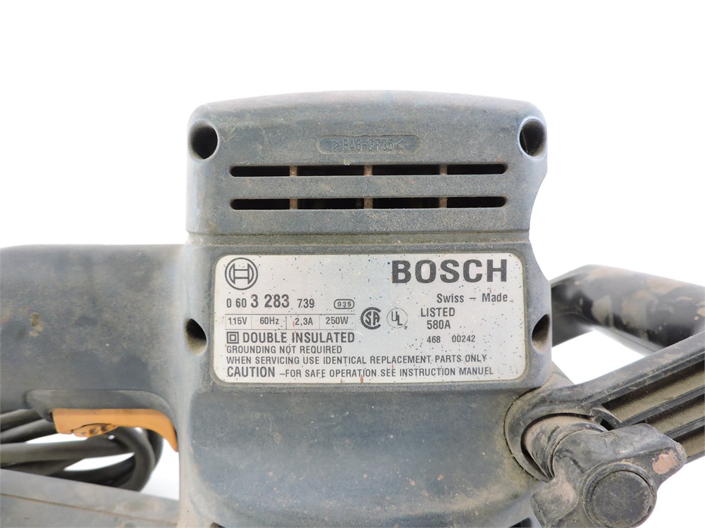 Police Auctions Canada Bosch 3283 DVS Corded Sander 251557A