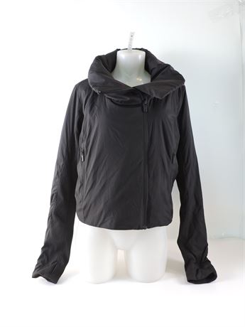 Police Auctions Canada - Women's Lululemon Light Insulated Cropped Jacket - Size  6 (517784L)