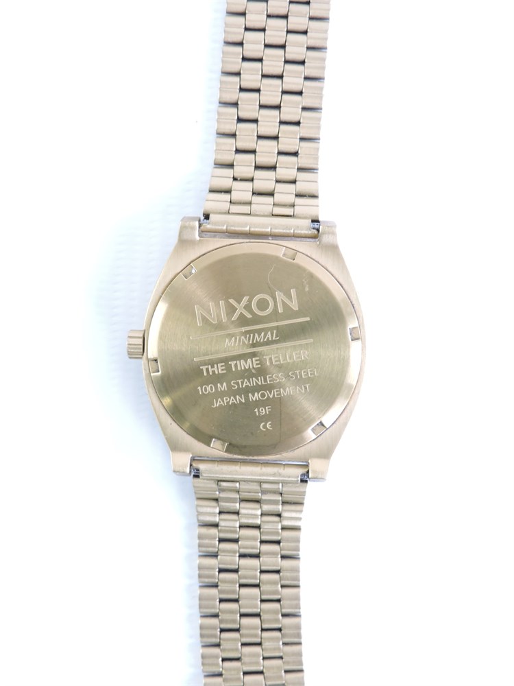 Nixon minimal the time teller hotsell 100m stainless steel japan movement