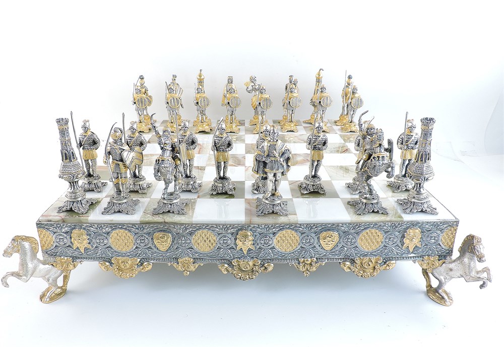 Medieval Themed Chess Set - Gold & Silver - Medium