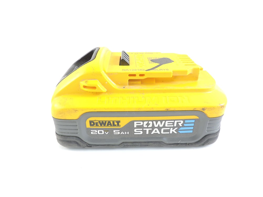 Police Auctions Canada DeWalt DCB P520 20V Max XR 5AH Battery