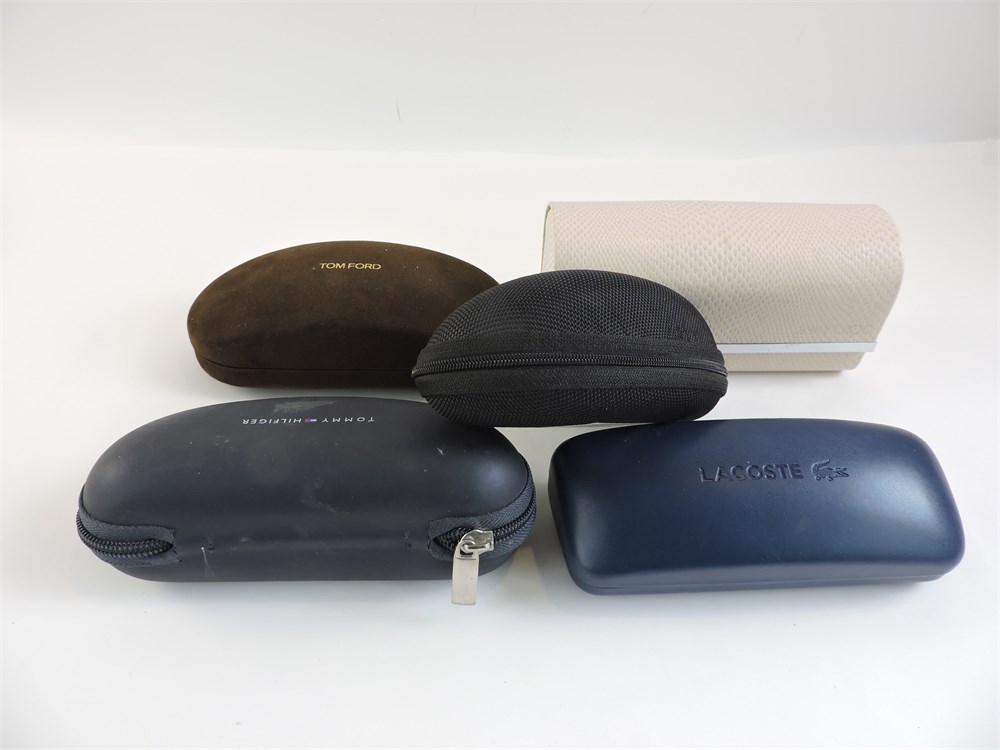 Tommy hilfiger 2024 sunglasses case