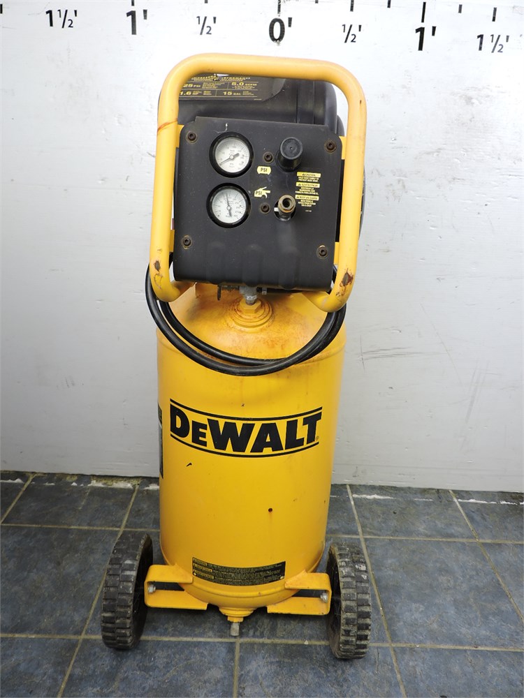 Police Auctions Canada - DeWalt D55168 15-Gallon Portable Air Compressor  (272869A)
