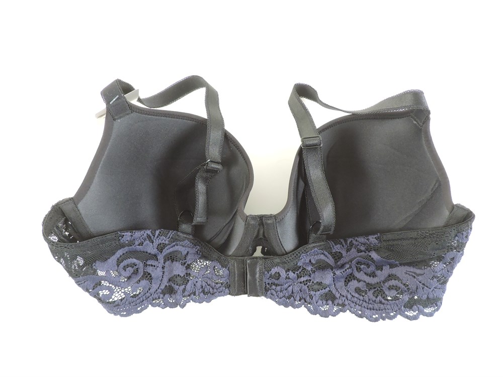 Police Auctions Canada - Women's Wacoal Lace Embellished Underwire