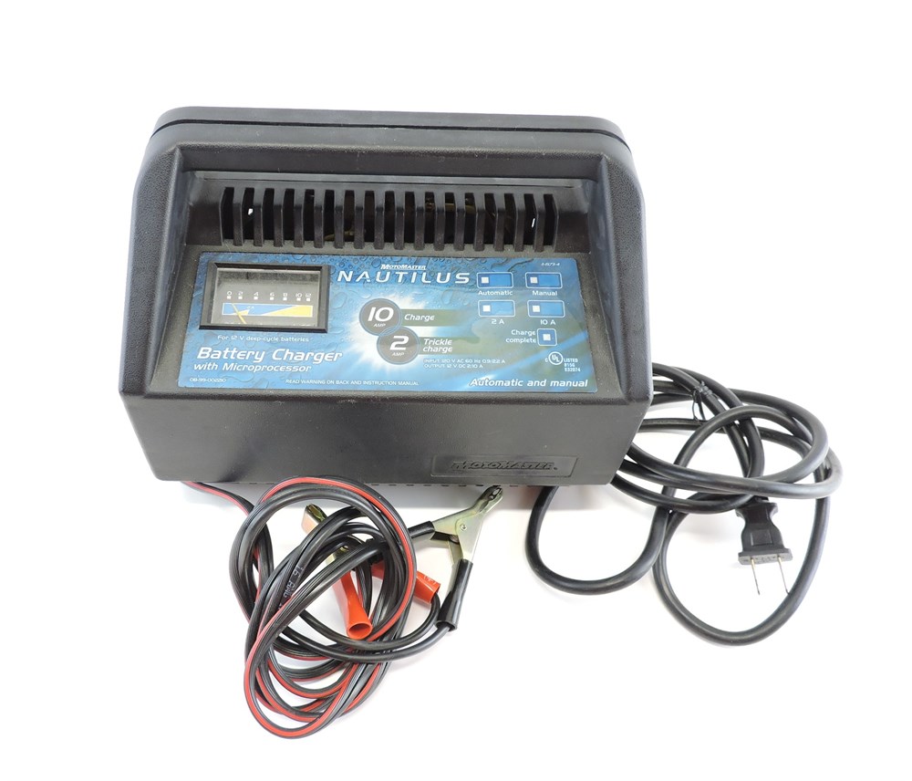 Police Auctions Canada - MotoMaster Nautilus 12V, 2A/10A, Battery Charger  (242820A)