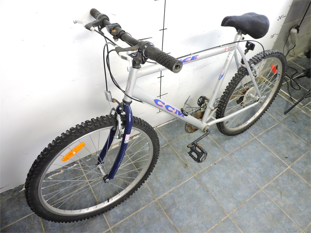 Police Auctions Canada CCM Ice 21 Speed Bike 273026D