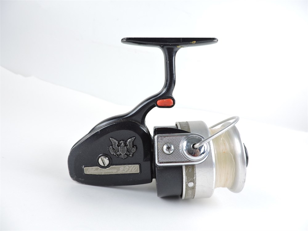Police Auctions Canada - Vintage Shakespeare President II 2910 Fishing  Spinning Reel (263959H)