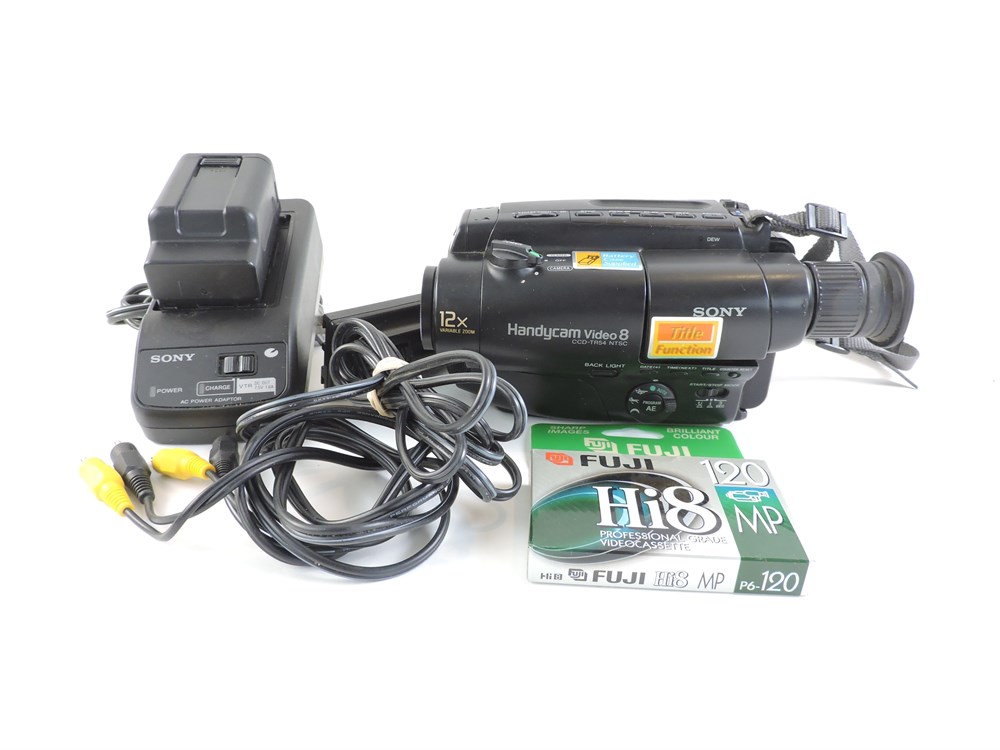 Police Auctions Canada - Sony Video 8 Handycam CCD-TRV54 Hi8 Camcorder  (282106B)