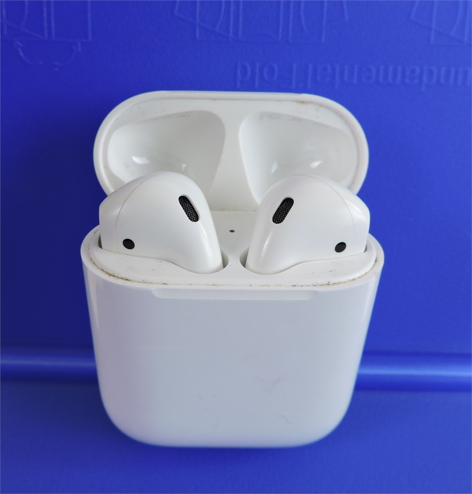 Police Auctions Canada - Apple AirPods (A2031/A2032) with Charging