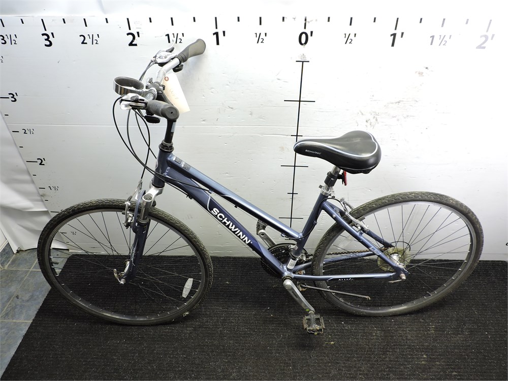 Schwinn hydra outlet women's hybrid bike