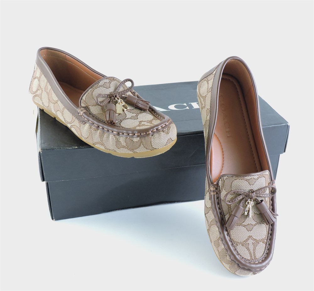 Police Auctions Canada - Ladies Coach Moira Signature Jacquard Loafers,  Size  (262763L)