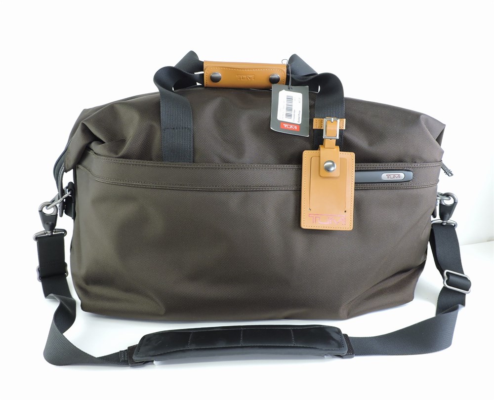 Police Auctions Canada - Tumi Expanded Travel Satchel (New) (236120L)