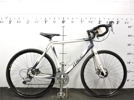 Police Auctions Canada MEC Cote 30 Speed Disc Bike 245917D