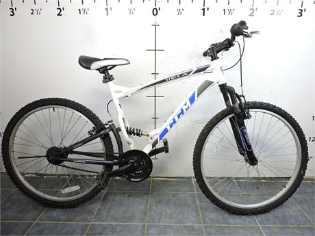 Police Auctions Canada CCM Static 21 Speed Dual Suspension Bike