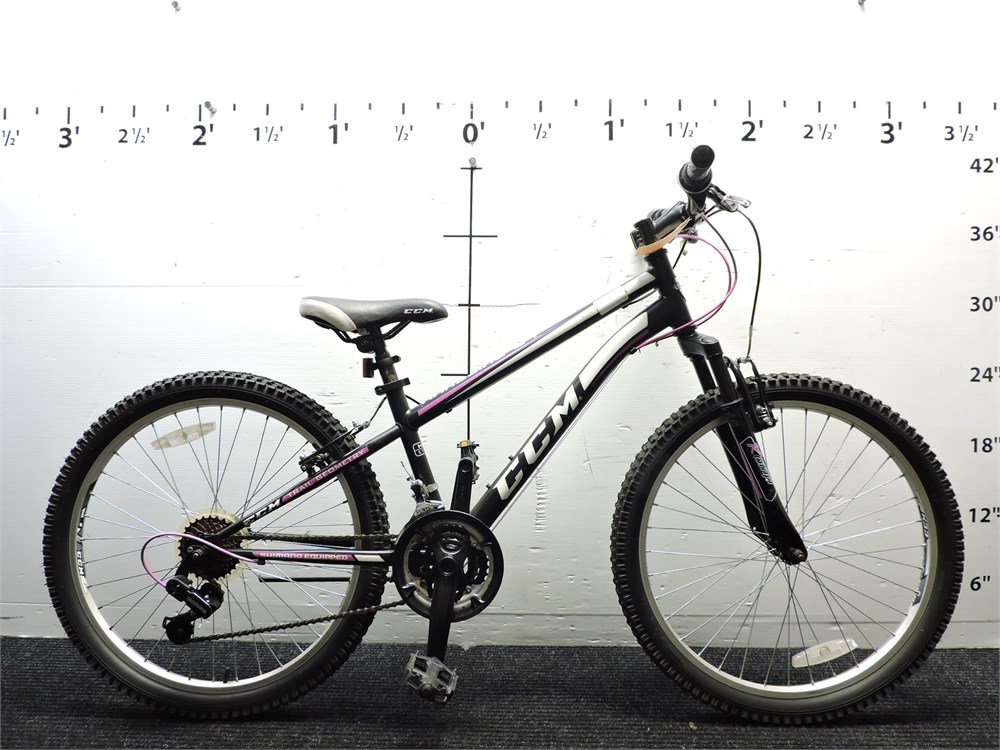 Police Auctions Canada CCM Hardline 24 21 Speed Youth Bike 260530D