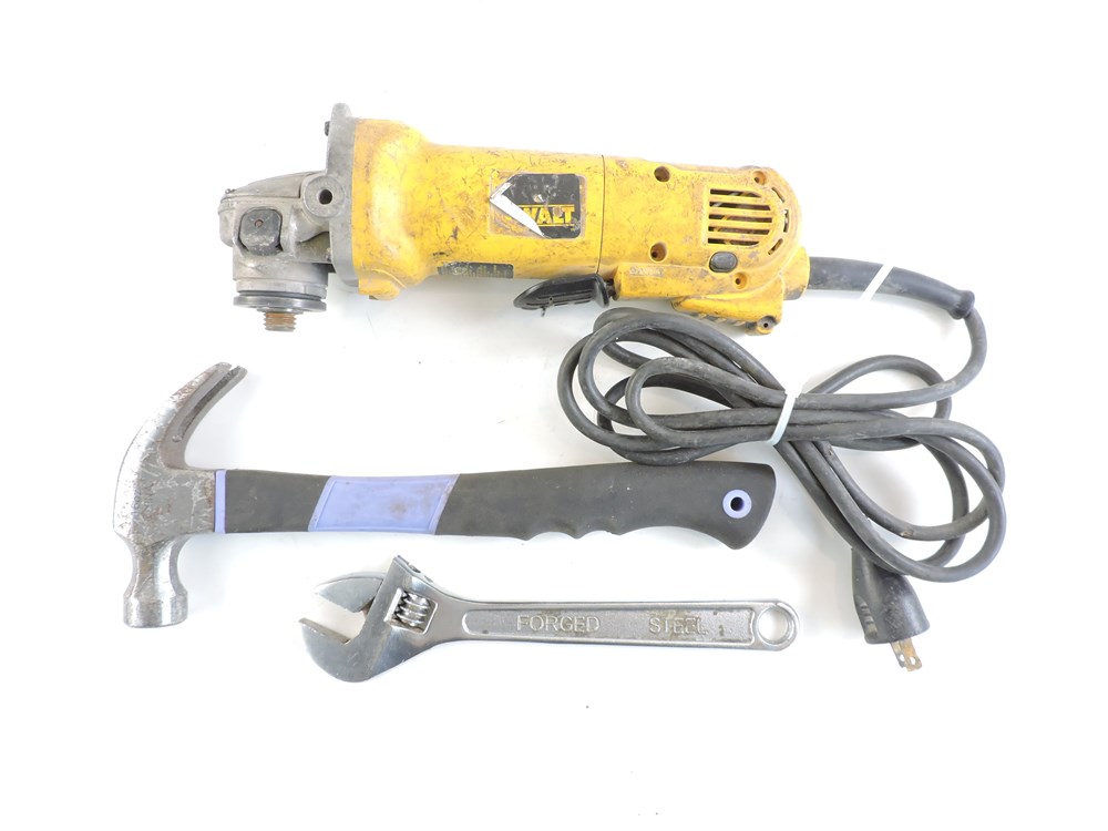 Police Auctions Canada DeWalt D28402 Corded 4.5