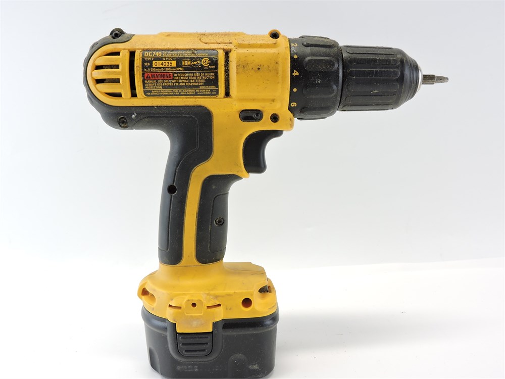 Cooperative Pointer Disapproved Police Auctions Canada - DeWalt DC740 Cordless 12V NiCad Drill/Driver with  Case & Accessories (242910A)
