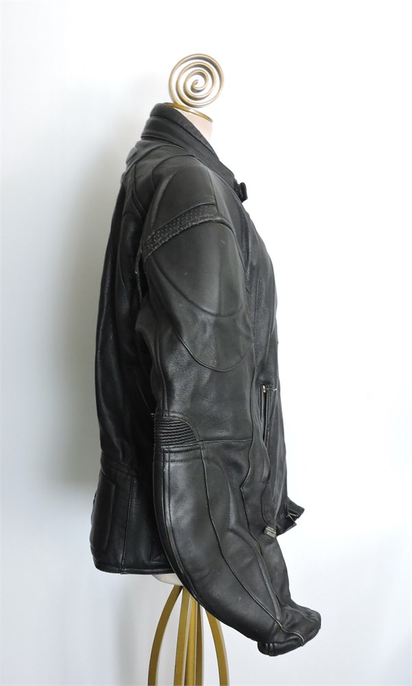 Police Auctions Canada - Men's Teknic Leather Motorcycle Jacket, Size 52/62  (284026L)