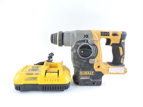 DeWalt DCH273 XR 1" Cordless SDS Rotary Hammer & DCB118 Fast Charger (287293A)