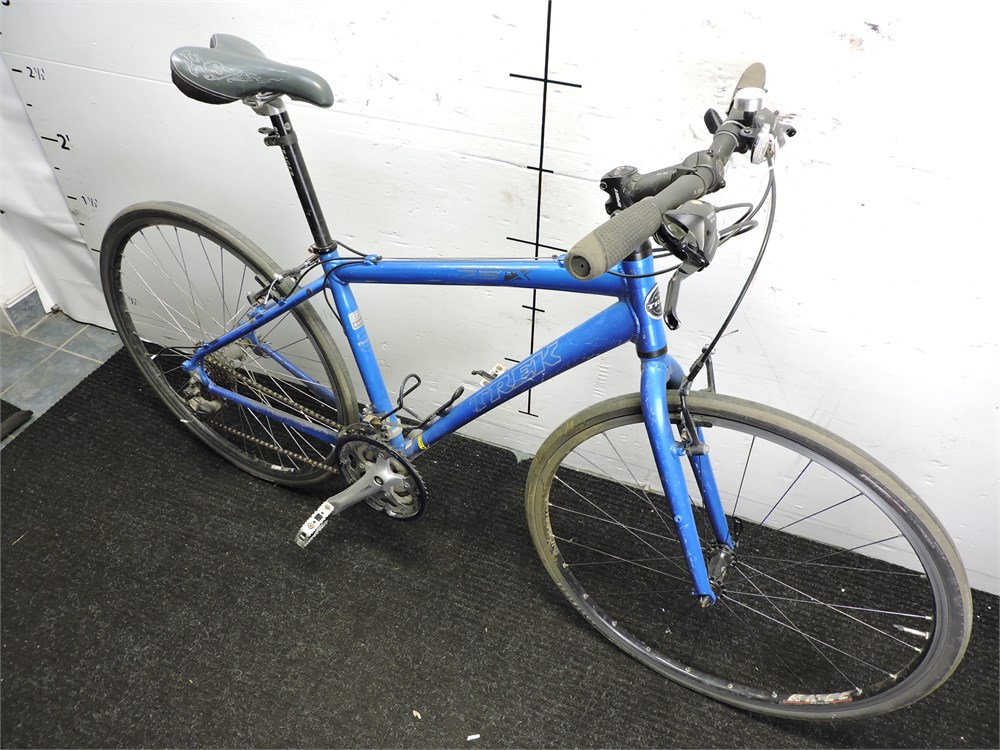 Police Auctions Canada Trek 7.3FX 24 Speed Bike 268055D