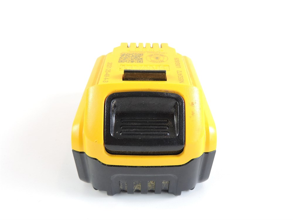 Police Auctions Canada - DeWalt DCB201 20V 5Ah Battery Pack (282788A)