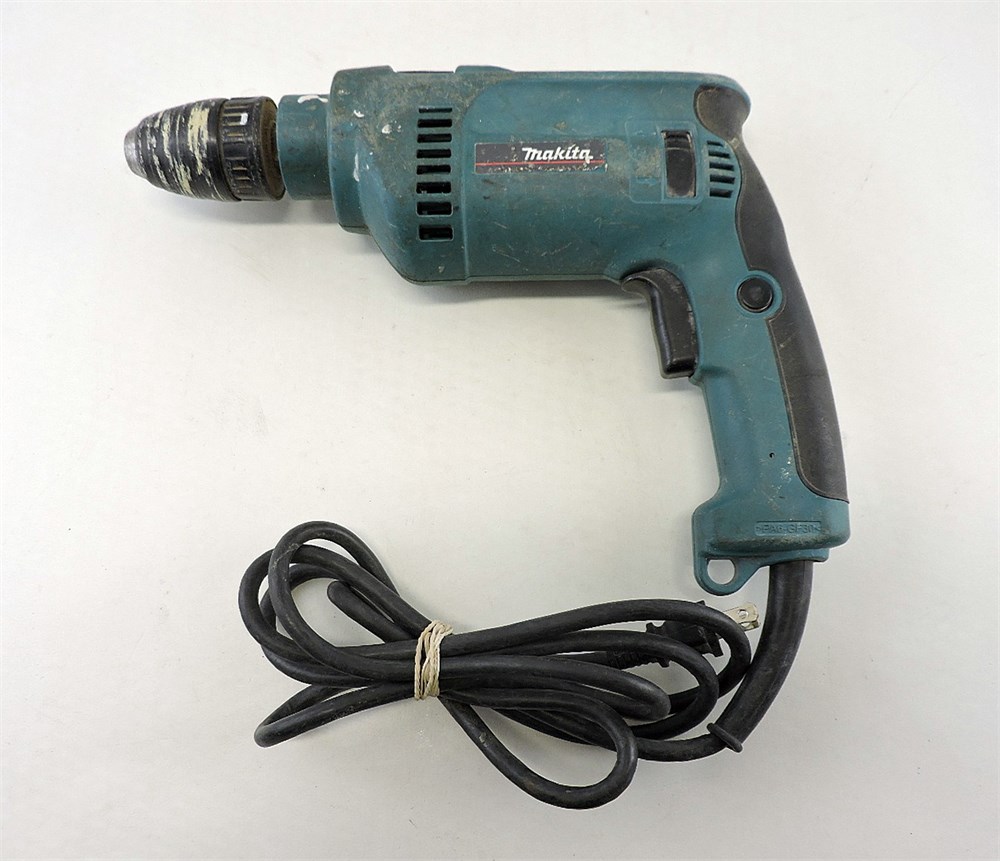 Police Auctions Canada Makita HP1621 Corded 1 2