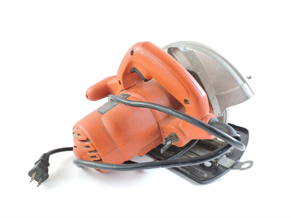 Police Auctions Canada Black Decker CS1000 Corded 12A 7 1 4