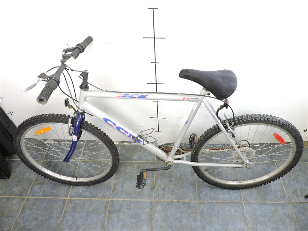 Police Auctions Canada CCM Ice 21 Speed Bike 273026D