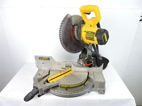 Dewalt compound miter saw deals 10 inch dw713