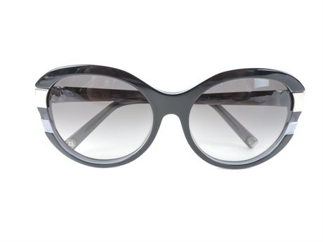 Police Auctions Canada - Louis Vuitton Z0489W Petit Soupçon Cat Eye  Sunglasses (513164L)