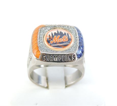 Police Auctions Canada - 1986 World Series New York Mets Championship Ring  Replica (232489F)