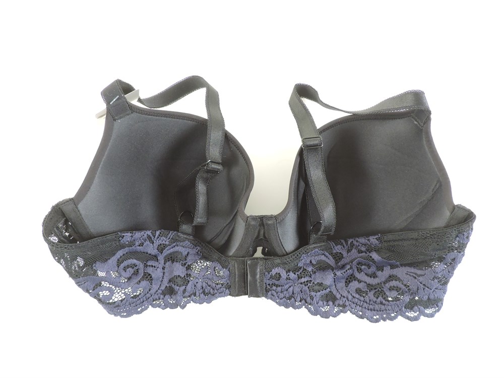 Police Auctions Canada - Women's Wacoal Lace Embellished Underwire Bra,  Size 36C (516733L)
