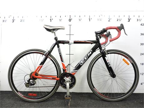 Ccm endurance best sale road bike 700c