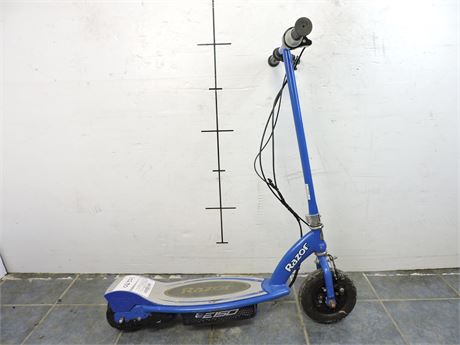 Razor E150 Youth Electric Kick Scooter (287562D)