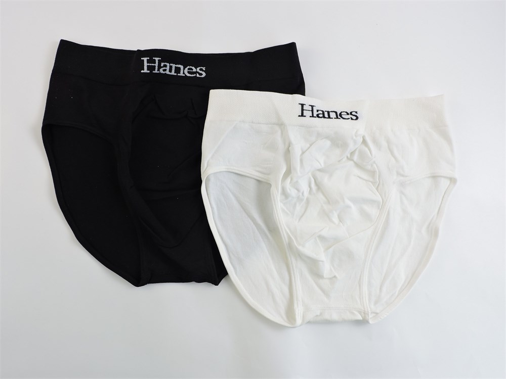 Police Auctions Canada 2 Men s RN15763 Hanes Briefs Size M