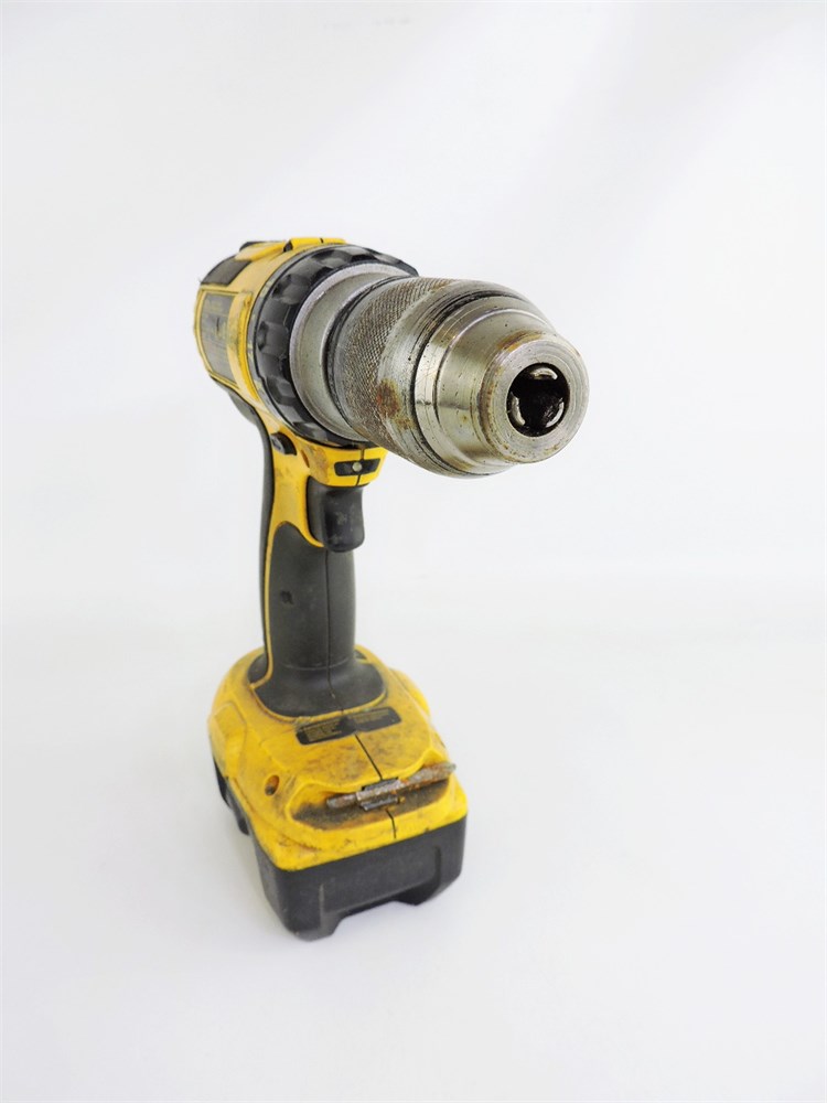 Dewalt dc725 deals hammer drill